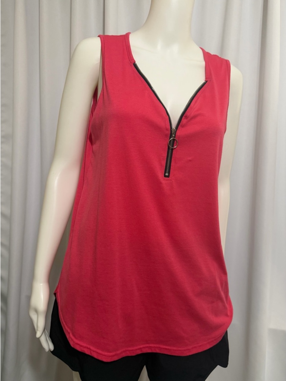 Fashion Boutique Women's Pink  Tank Top Scoop Neck Zipper Front Sleeveless Shirt